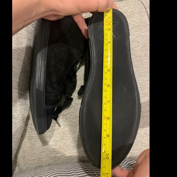 Louis Vuitton sneaker - Picture 10 of 10